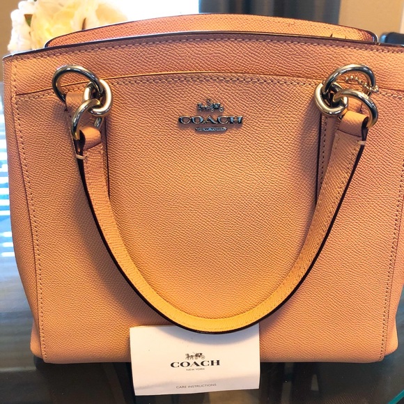 Pink Coach - Picture 2 of 5